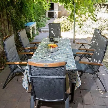 شقة Emaus Garden - Center & 2 Bth *