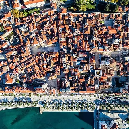 Emaus Garden - Center & 2 Bth سبليت