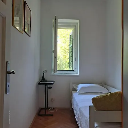 Emaus Garden - Center & 2 Bth شقة