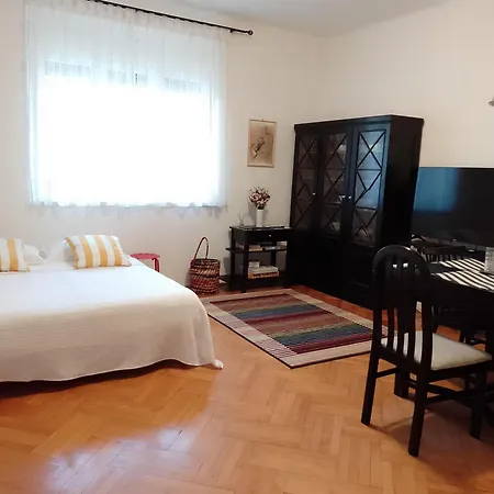 Emaus Garden - Center & 2 Bth