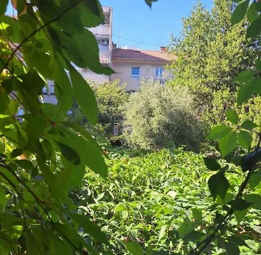 Emaus Garden - Center & 2 Bth Appartamento